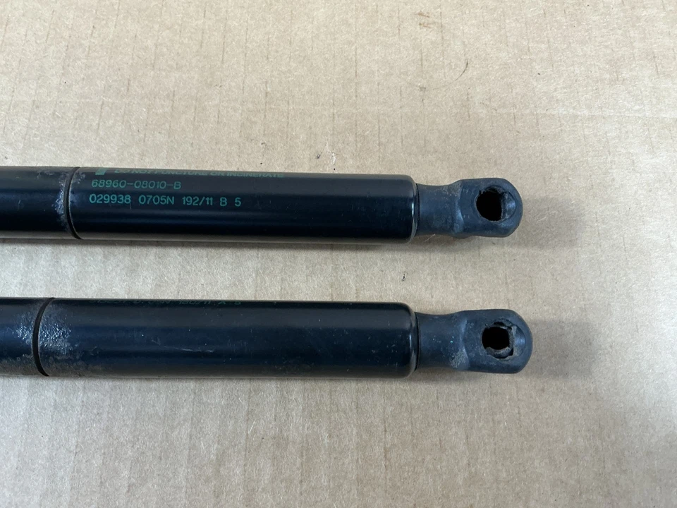 Juego de 2 puntales de cilindro de soporte de puerta levadiza trasera Toyota Sienna 2011-2020 OEM Foto 2 de 4