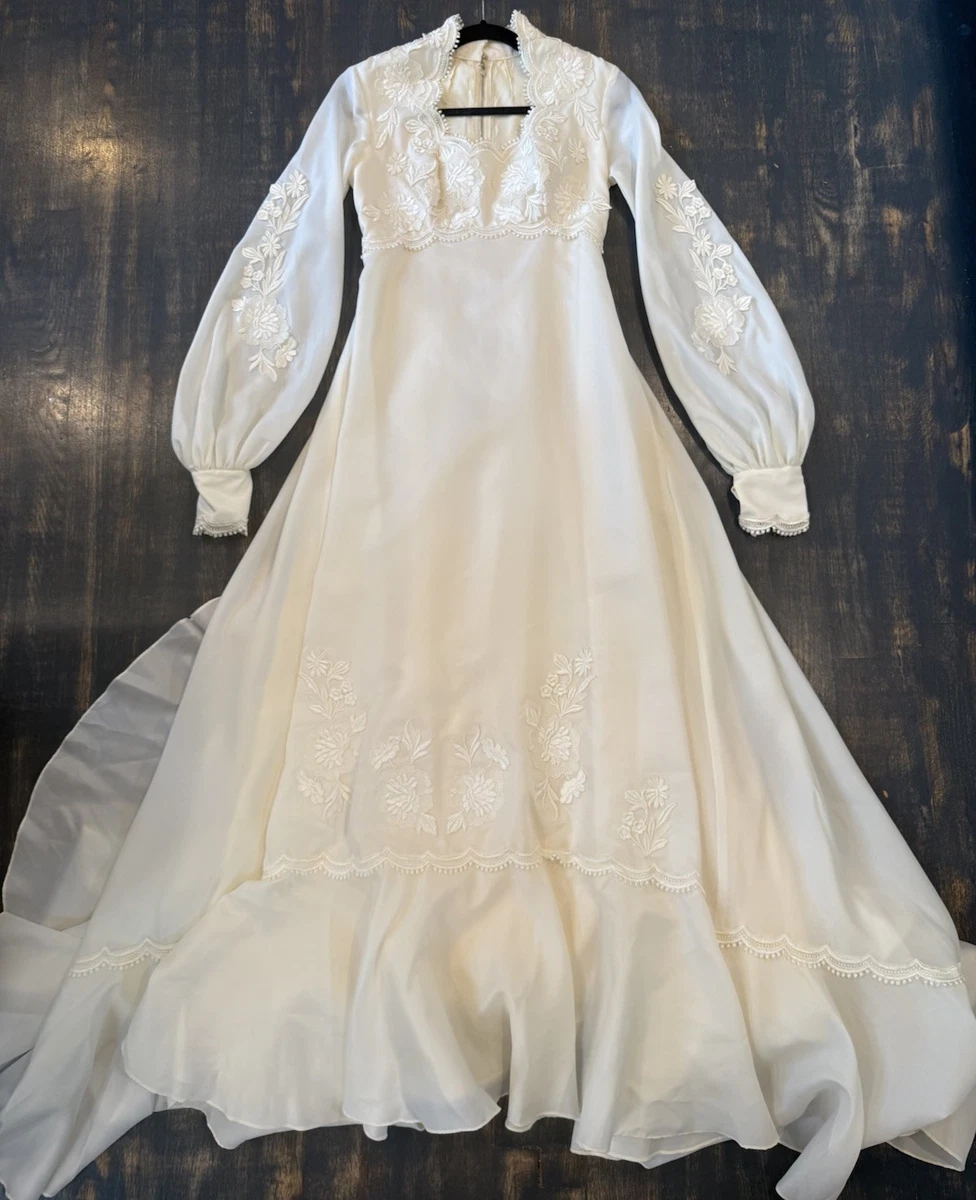 vintage lace empire waist wedding dress Dresses for Women for sale _brand_Teri-Jon Color:Pale Blush Harper Black Velvet Button Long sleeve wedding neckline with scallop