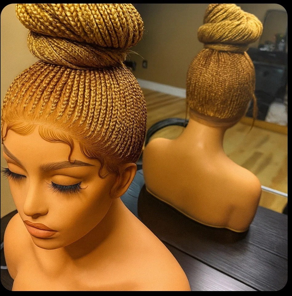 Peluca frontal de encaje trenzado rubia con moño y pelo de bebé - Unidad completa hecha a mano Foto 2 de 2