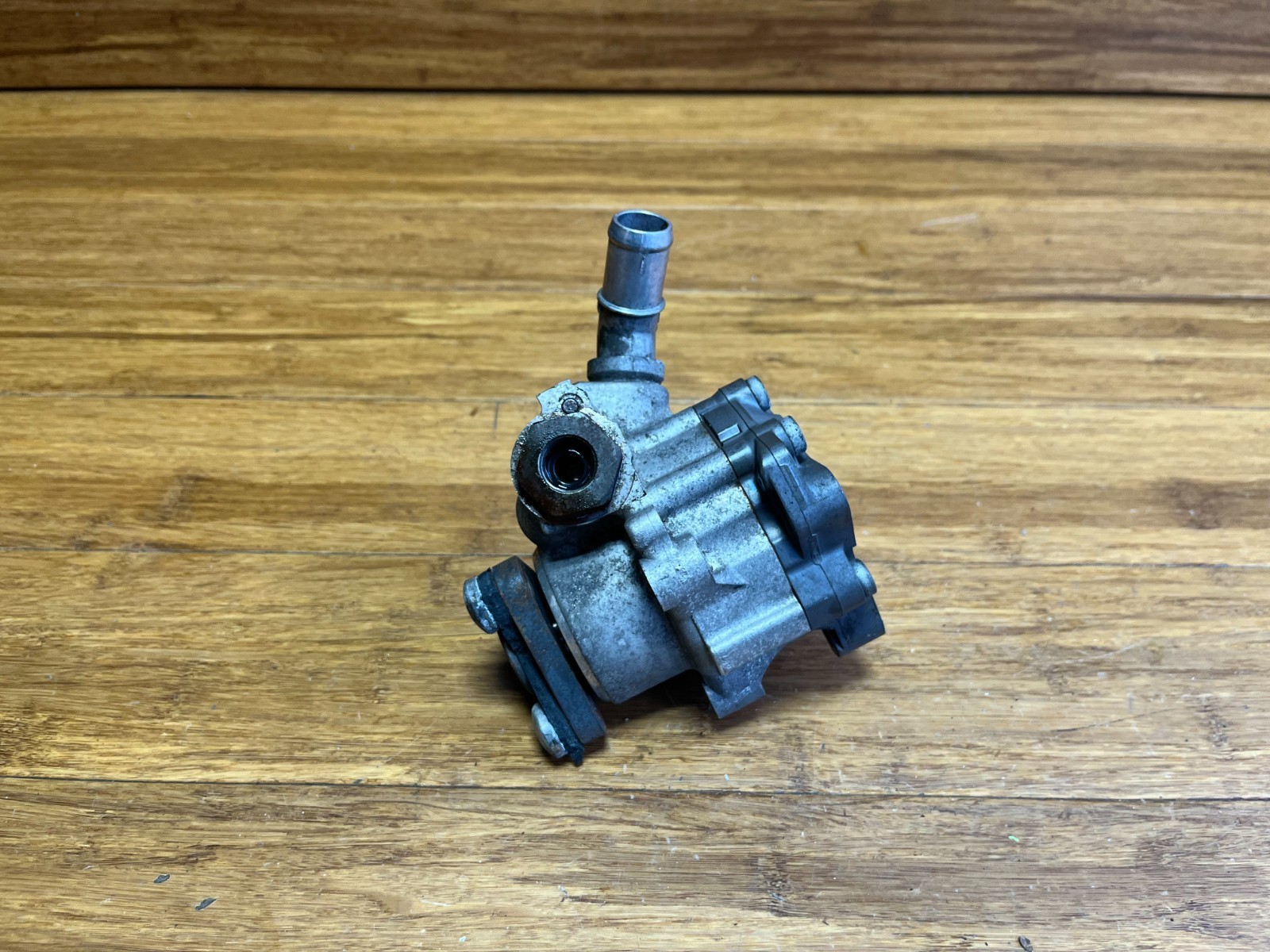 2017-2020 Maserati Levante M161 Power Steering Pump Pulley 670034747 OEM