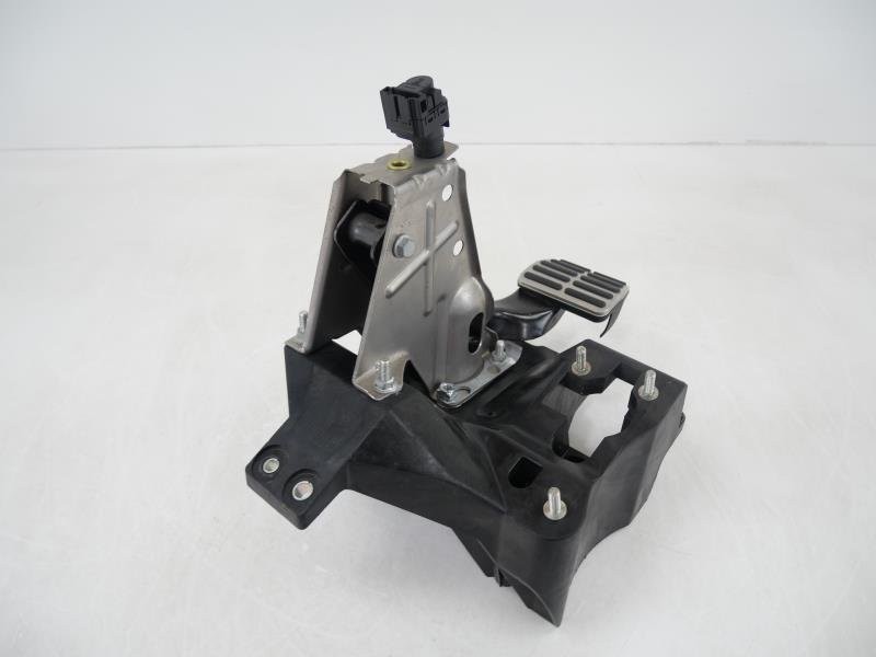 2008-2015 Audi R8 A/T Automatic Transmission Brake Pedal Box Assembly OEM