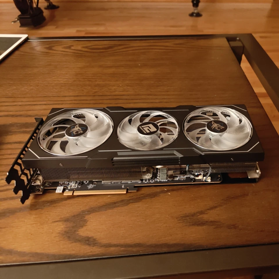 Tarjeta de gráficos PowerColor Hellhound AMD Radeon RX 7900 XT 20 GB Foto 2 de 4