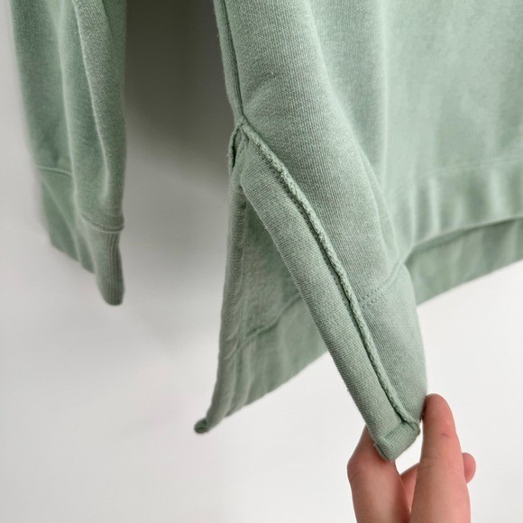 Universal Threads Sage Green Long SleeveCrewneck … - image 5