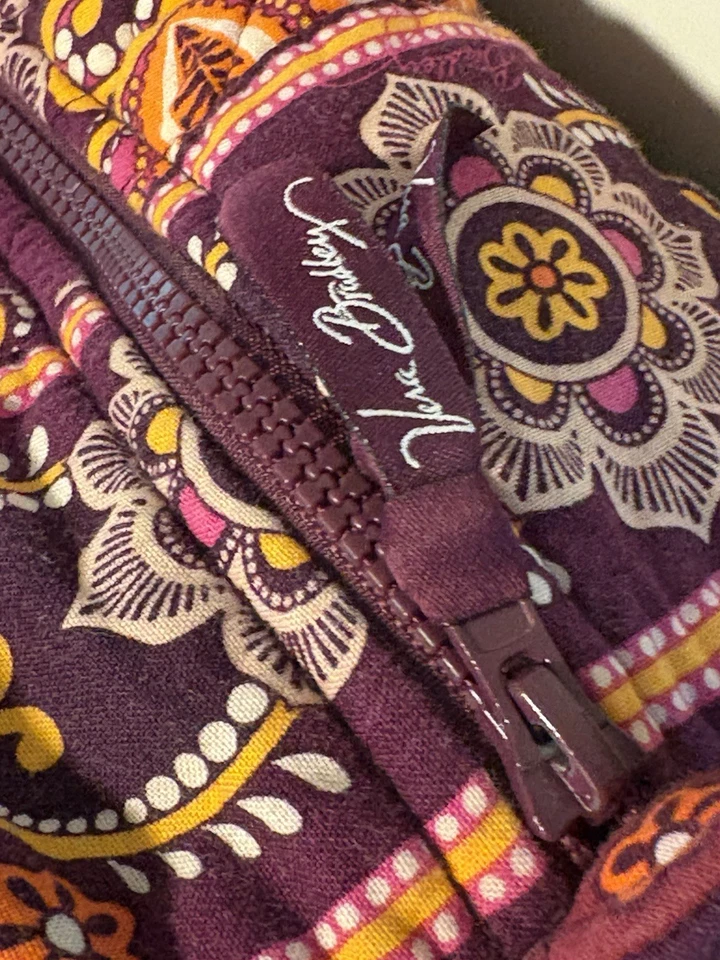 Vera Bradley Safari Sunset Duffel Bag LARGE Quilted Maroon Paisley Floral Zipper - Image 4 of 4
