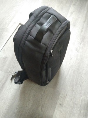 Samsonite Laptop Rucksack, einer von zwei Reißverchlüssen an Haupttasche defekt!