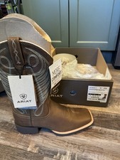 Ariat Women's Round Up Wide Square Toe Western Boot 7B
