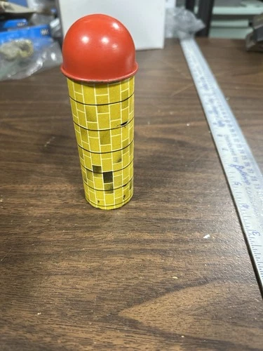 VTG ORIGINAL  1960  OHIO ART TIN FARM SILO  LITHORAPH TOY DISPLAY BARN B6