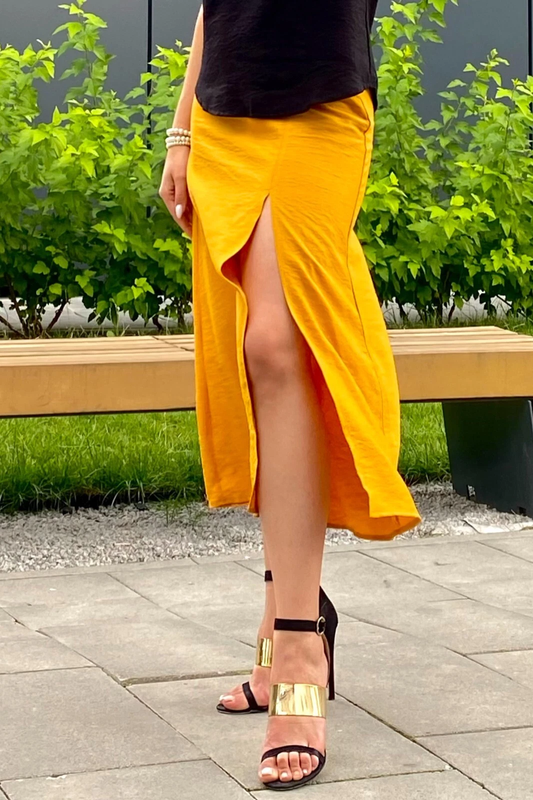 Skirt Mustard Front Slit Size 0, 2, 4, 6, 8 US Fashionable NEW