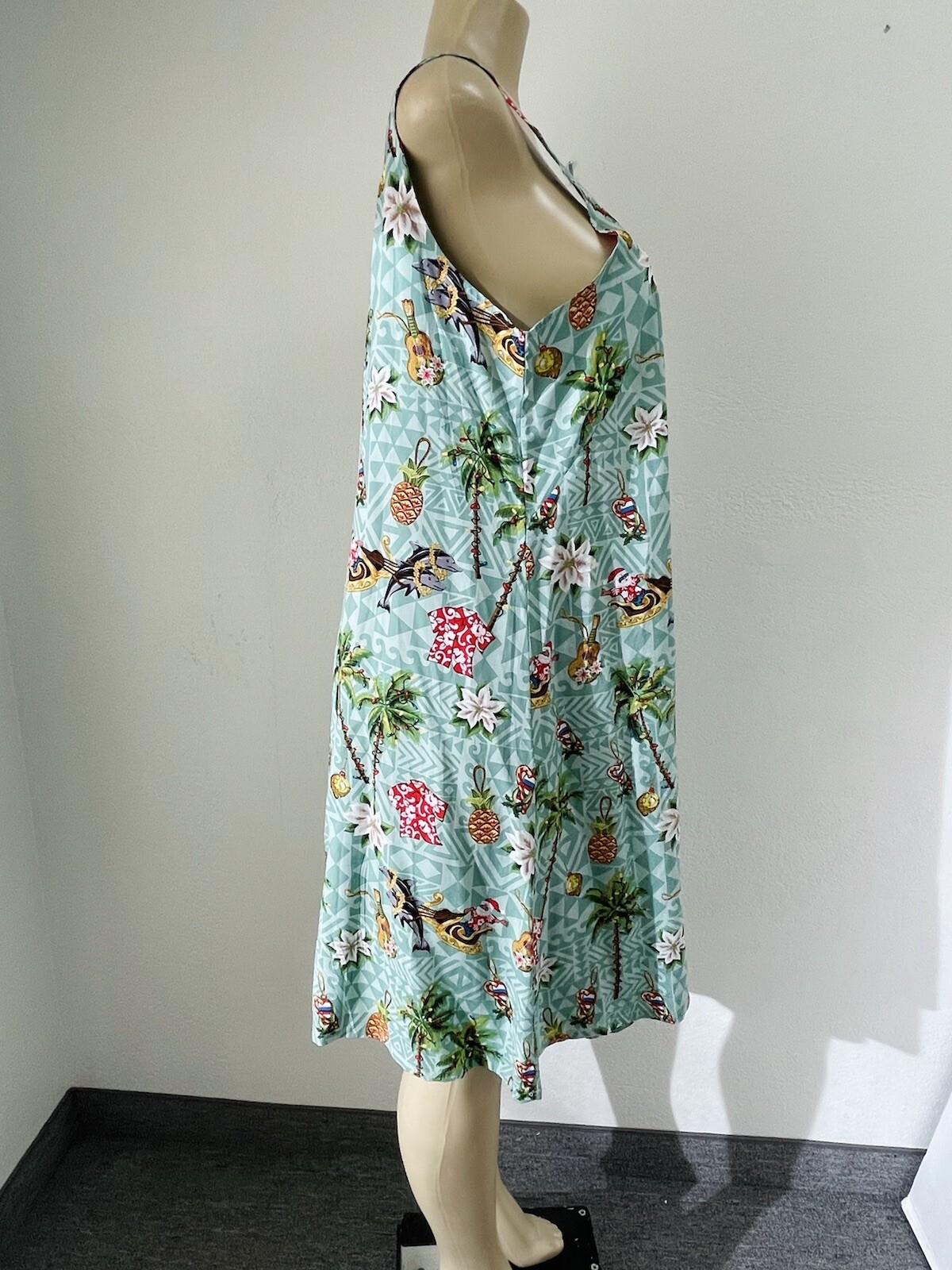 Ultimate Vintage ST sz XL Hawaiian Christmas Dress Santa Palm