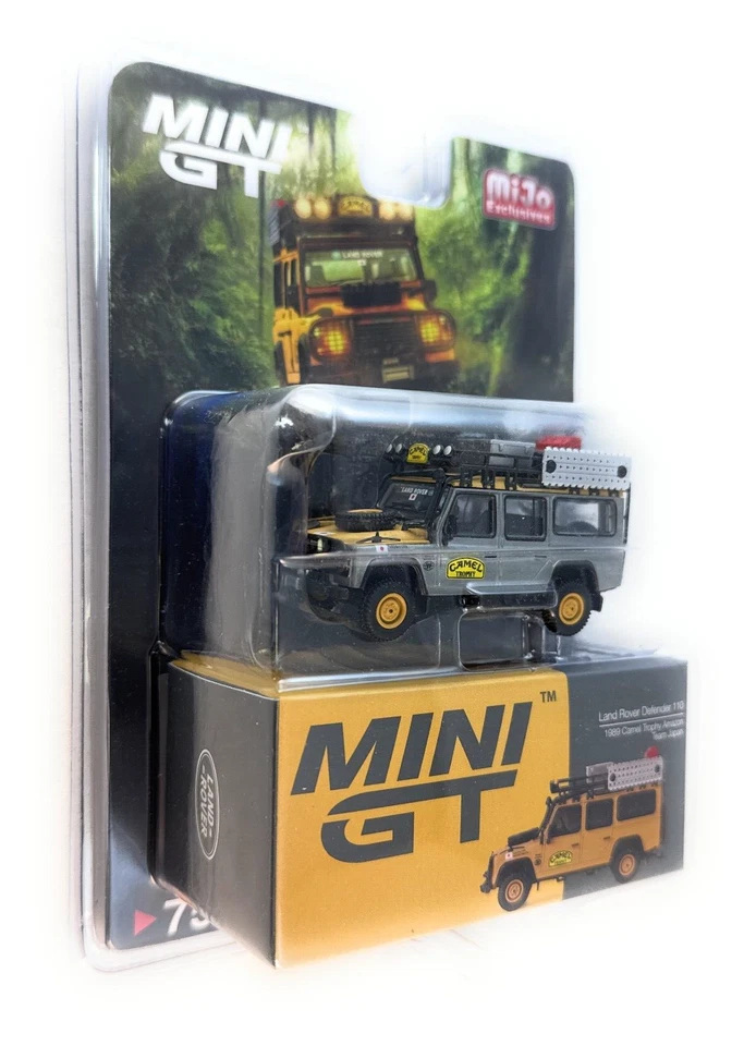 CHASE! Land Rover Defender 110 1:64 Scale Diecast Model By Mini GT MGT00751 - Image 3 of 4