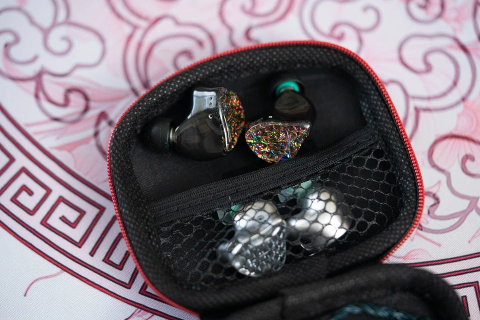 KZ IEM/Earphone Protective Carrying Case, Red and Black - Image 4 of 4