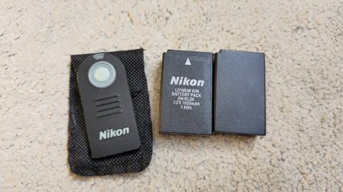 Nikon 1 J2 Digital Camera with Lenses and Accessories - Picture 6 of 9