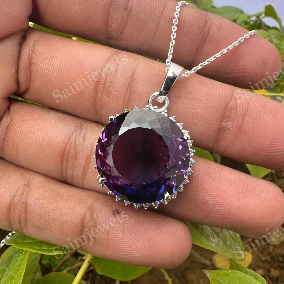 Colgante con halo de zafiro púrpura redondo natural certificado 54 quilates enchapado en oro blanco de 14 k Foto 2 de 4