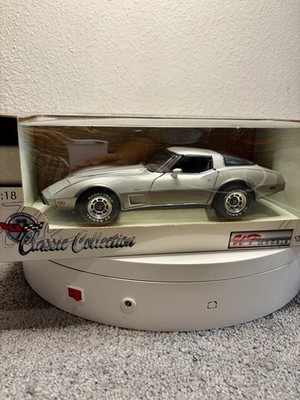 UT Models 1:18 1978 Chevrolet Corvette Silver Anniversary Diecast