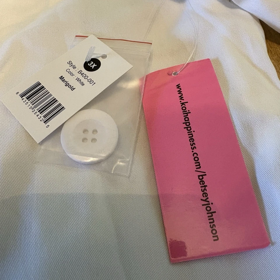 NWT Betsey Johnson by KOI Women's 5-Button Marigold Lab Coat Size 3X Style B400 - Image 4 of 4