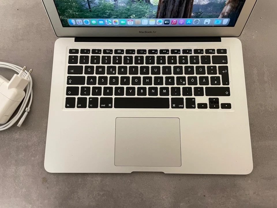 Apple MacBook Air A1466 13,3 Zoll (128GB SSD, Intel Core i5, 4GB Ram) 2015 - Bild 2 von 4