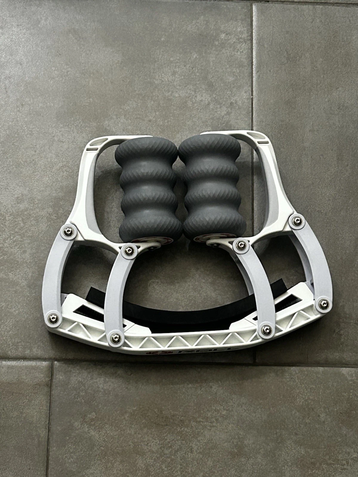 ROLL Recovery R8 Alpine White Deep Tissue Massage Roller EUC
Opens in a new window or tab