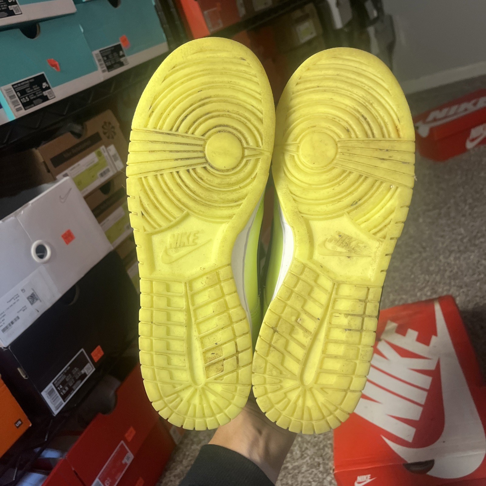 Nike Dunk Low SE Men's Splash Volt FJ4610-702 Damaged Box 10.5m thumbnail 6