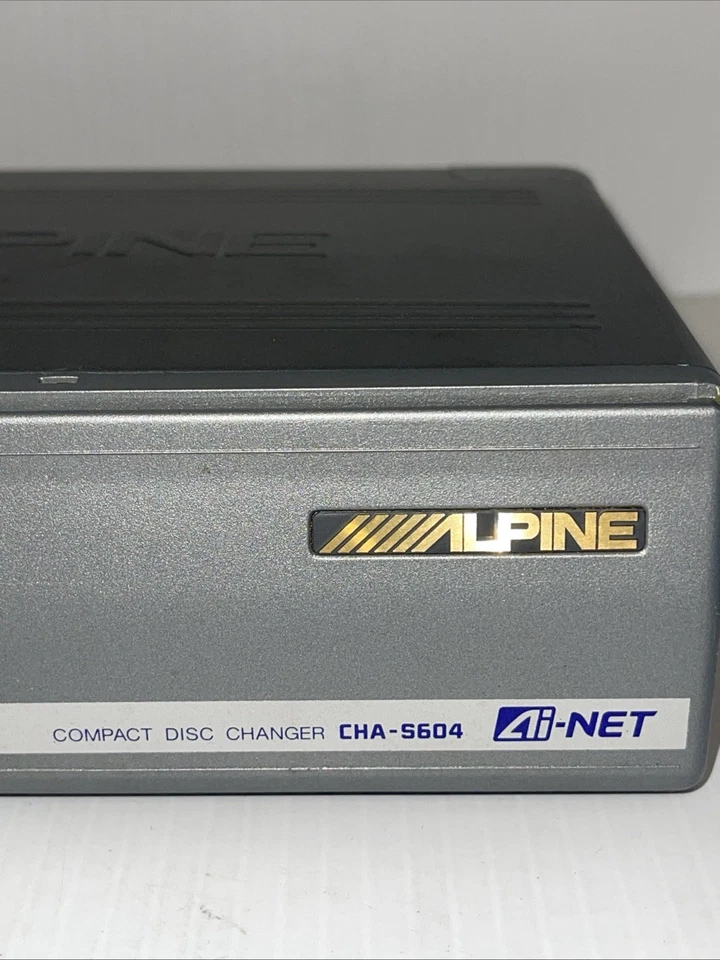 Receptor de casete ALPINE TDA-7552 y cambiador de CD Alpine de 6 discos CHA-S604 Foto 3 de 4