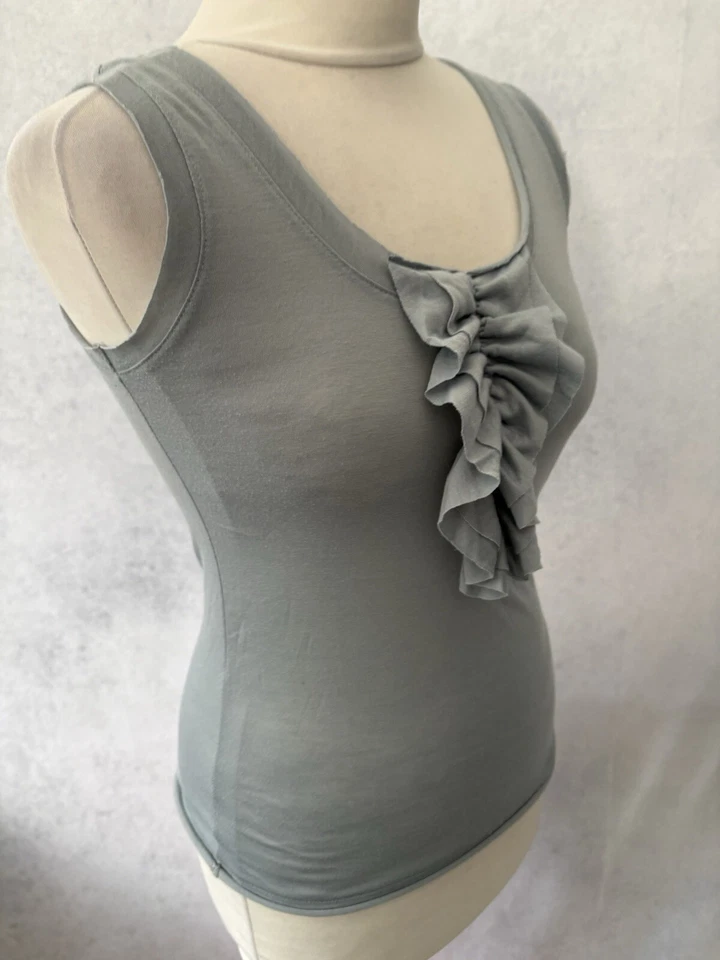 Top Paul and Joe Sister sin mangas gris azul con volantes talla S Foto 3 de 4