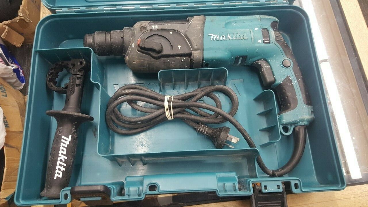 Makita Rotary Hammer Drill 780W 24mm 