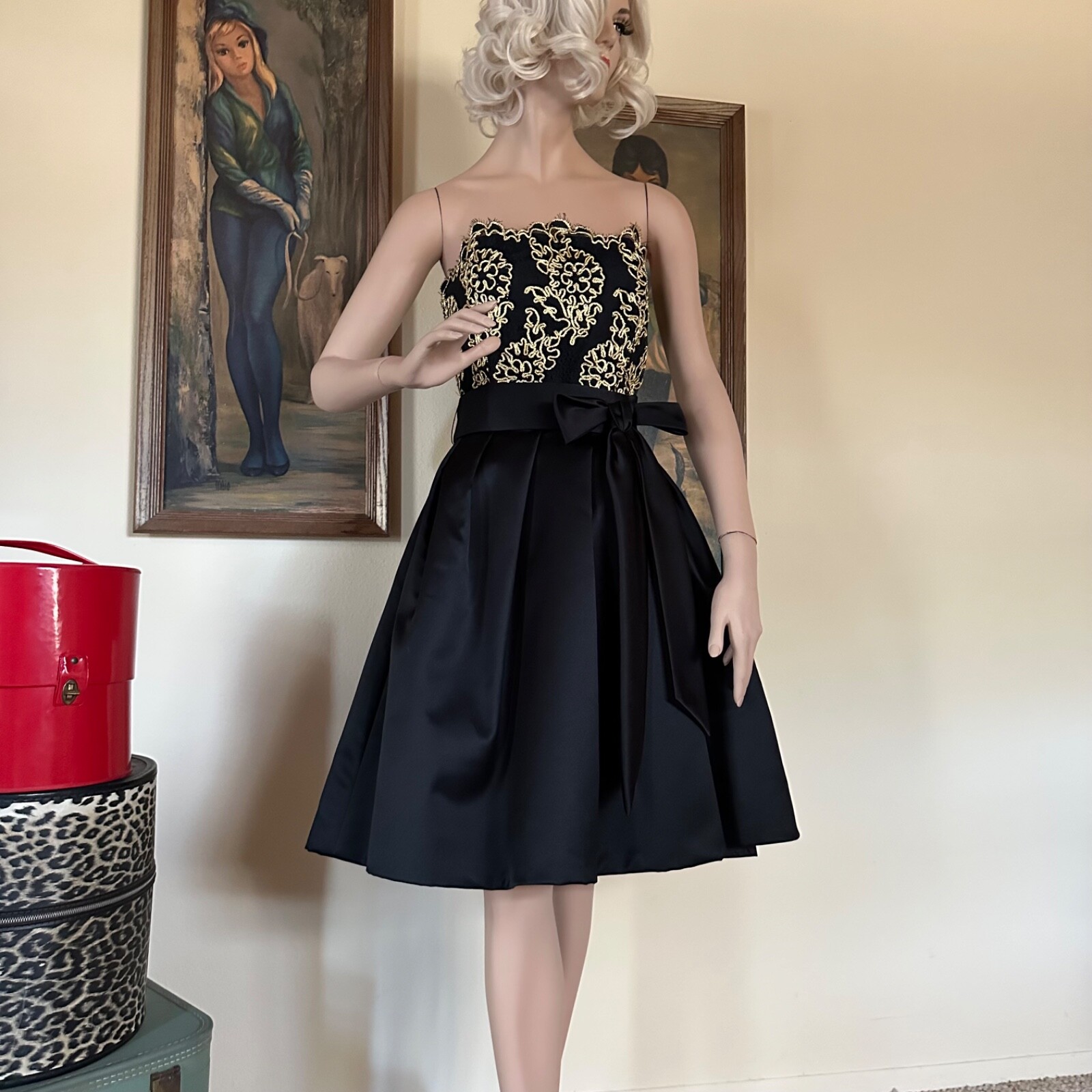 Picture 1 of 10