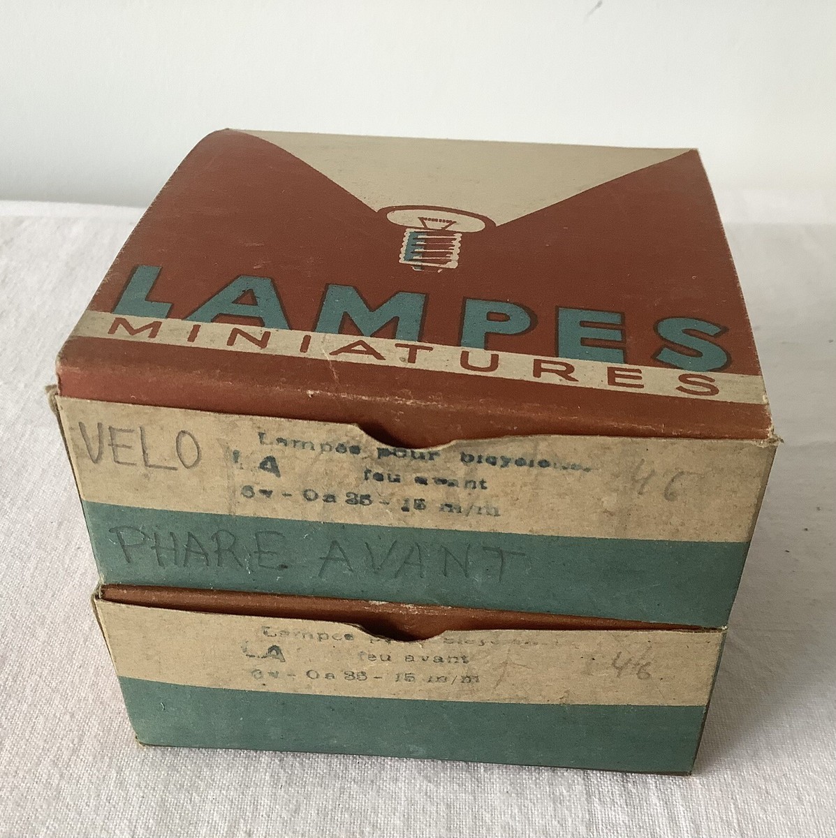 Boite Ampoules Et Fusibles De Secours Volkswagen Audi Skoda Seat Original Oem 57a052000a