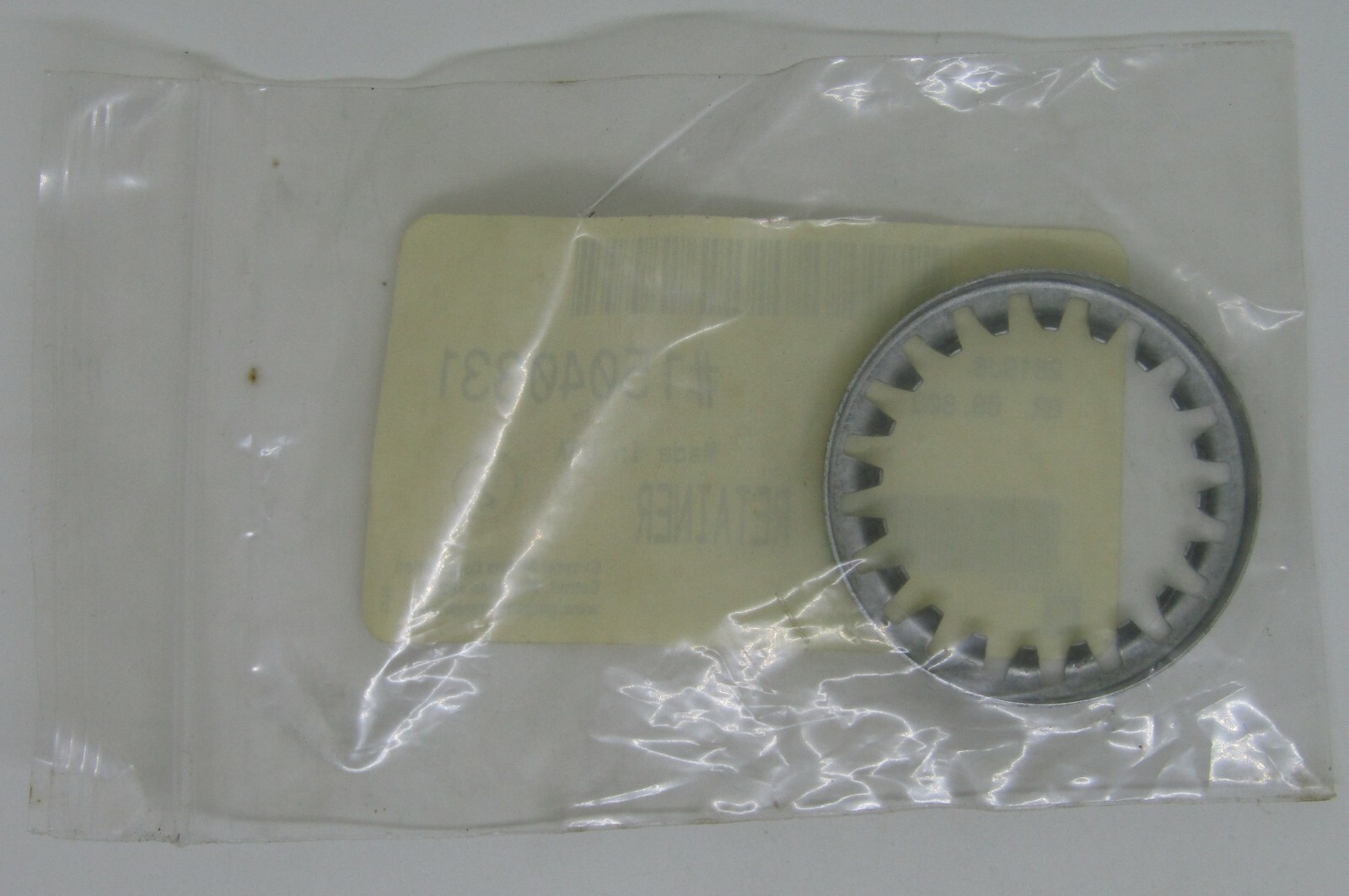 NEW GENUINE GM GENERAL MOTORS OEM RETAINER PART NO. 15040331 | eBay