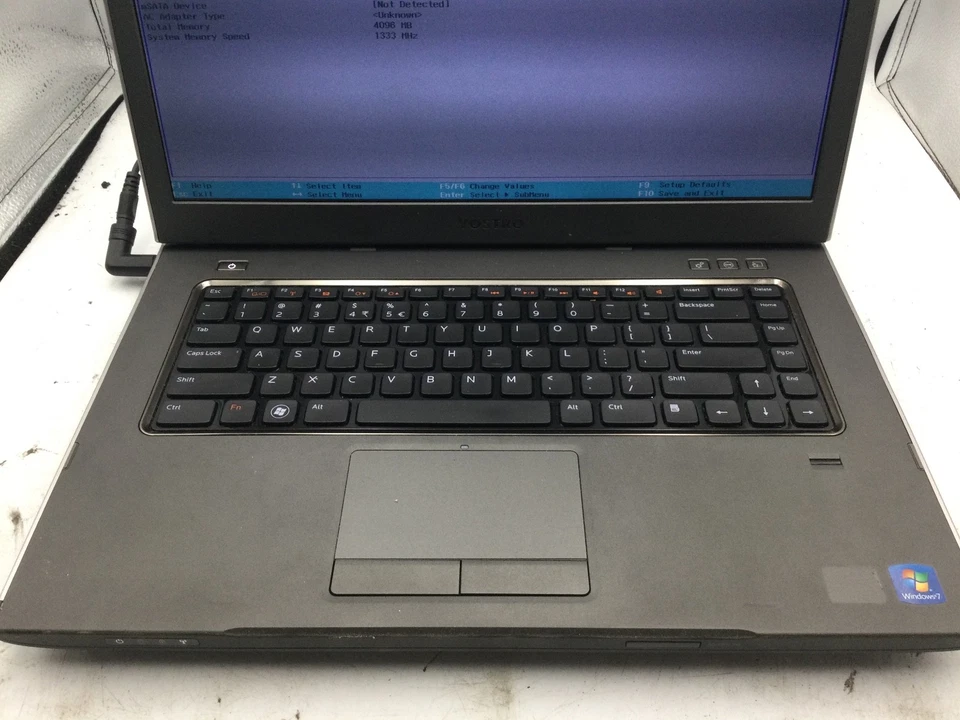 DELL VOSTRO 3560 - INTEL CORE I3 - 4GB RAM - FOR PARTS - BOOTS TO BIOS - READ-BB - Image 3 of 4