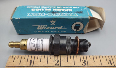 Vintage Wizard L-1316 Thermo-Disk Automatic Spark Plug NOS