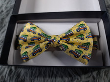 Vineyard Vines Bow Tie Boys Yellow Woody  Tree Silk 10-14" Christmas Martha