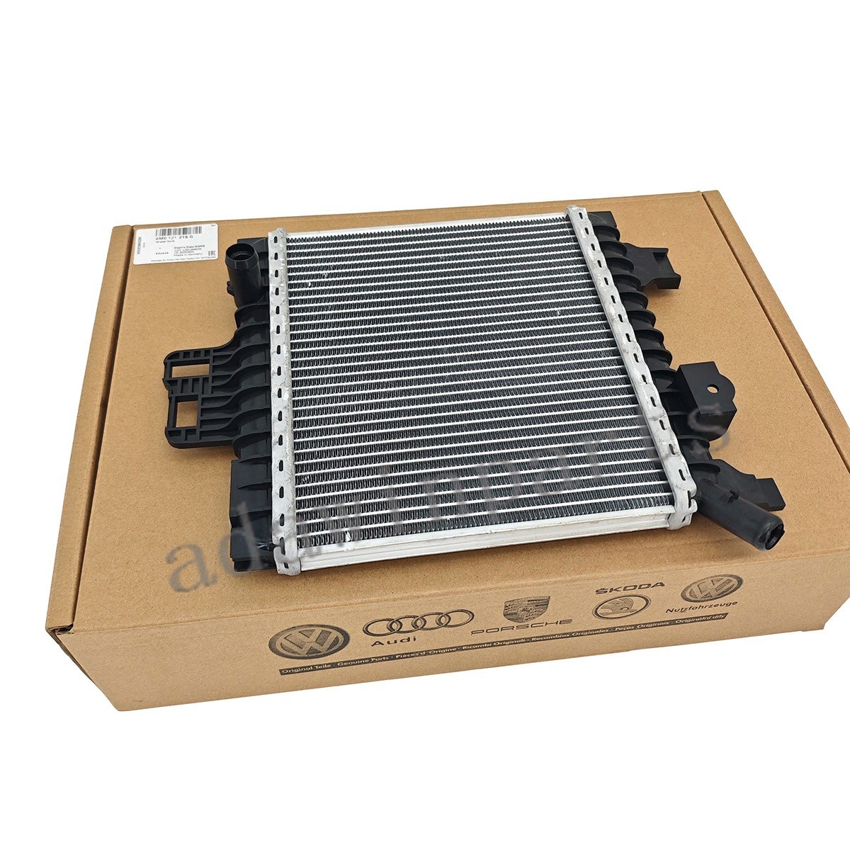Lamborghini Urus Right Radiator P/N 4M0121218G