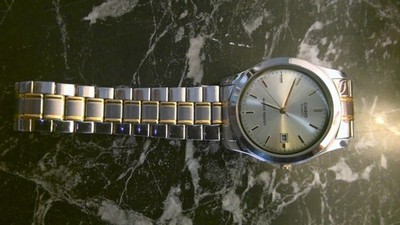 Casio Herren Armbanduhr Silber Gold Water Resist 1332 MTP1141 Sehr guter Zustand