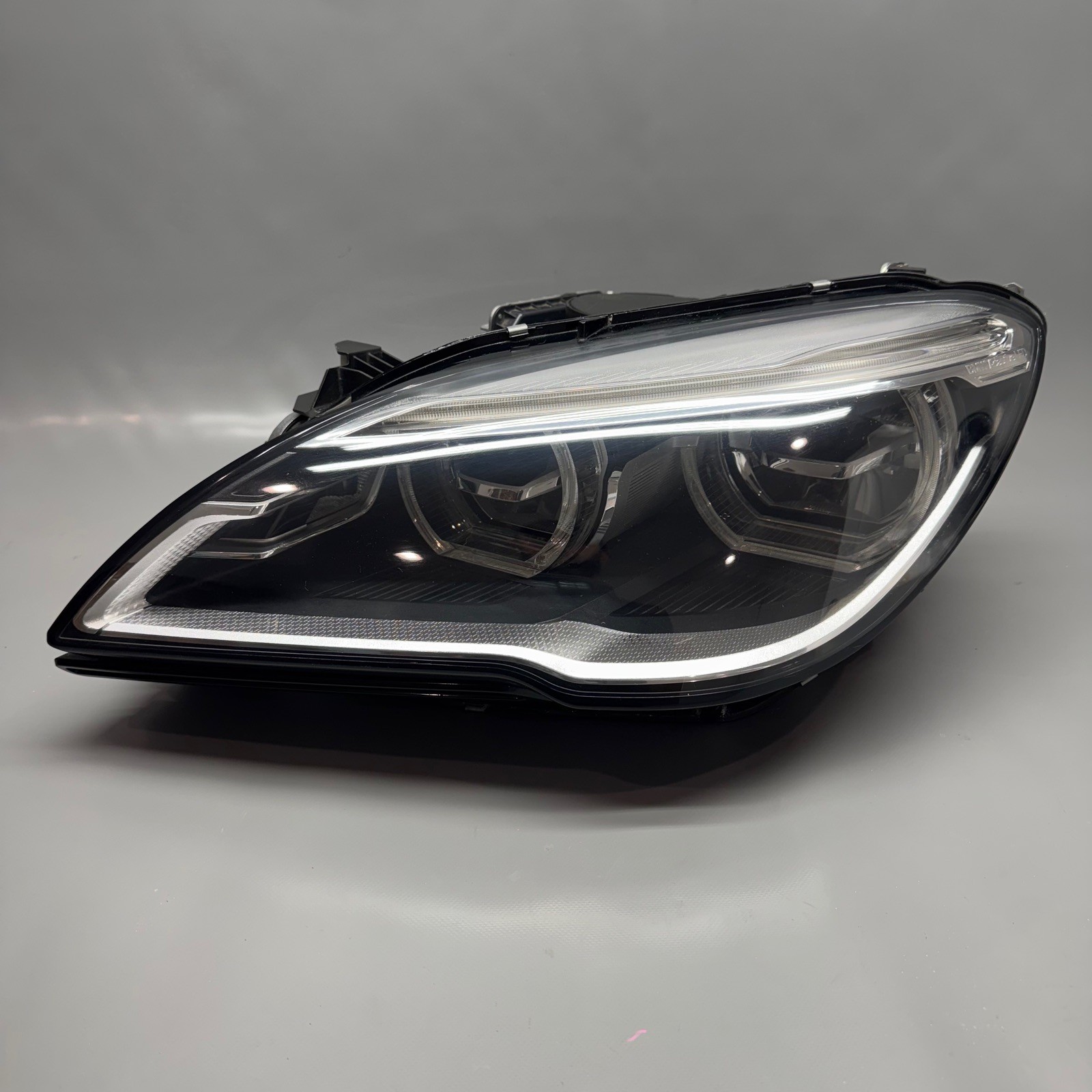 BMW M6 HEADLIGHT LEFT DRIVER 2016 2017 2018 2019 ADAPTIVE LED OEM 7437055