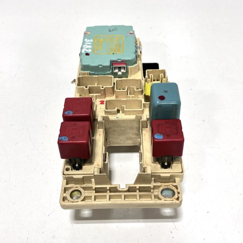 1990 - 1994 LEXUS LS400 DASH FUSE BOX Relay Integration Assembly OEM 82641-50010 - Picture 4 of 20