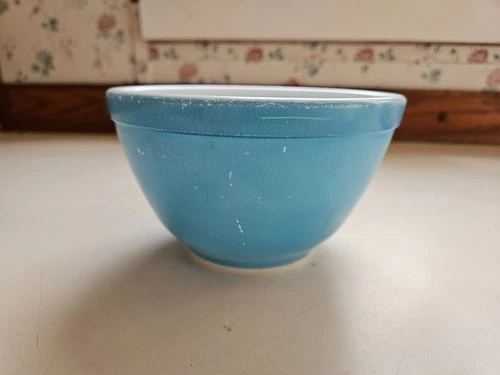 Vintage Pyrex Blue & White Glass Cereal / Soup Bowl - 5 1/2" Diameter