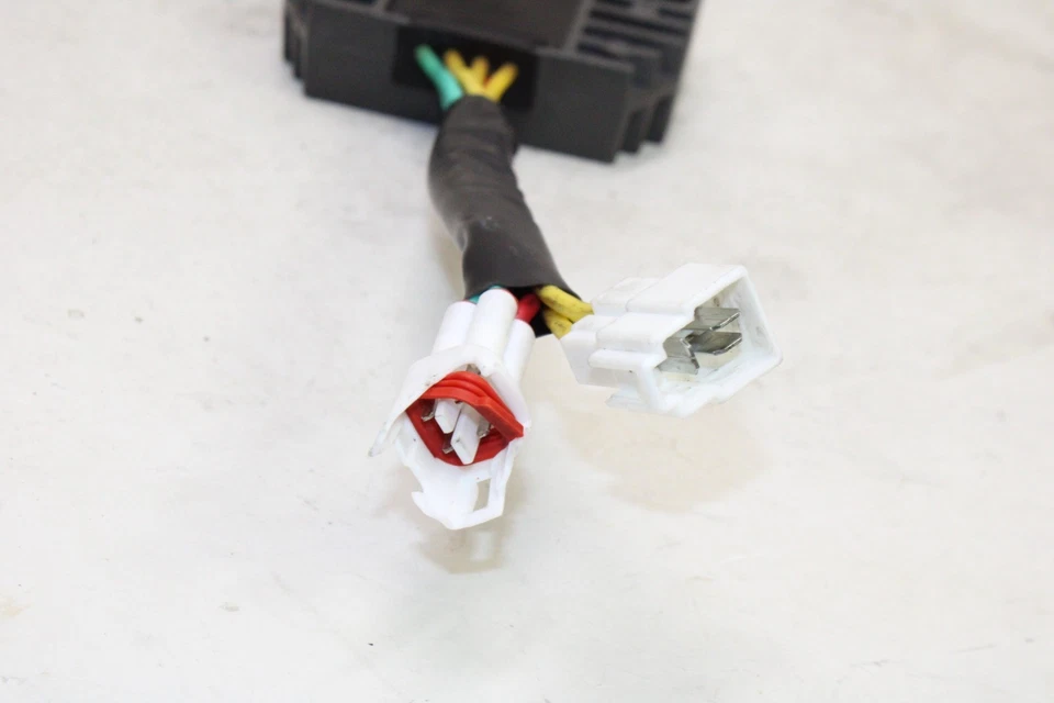 06-07 SUZUKI GSXR 750 OEM RECTIFIER VOLTAGE REGULATOR - Image 4 of 4