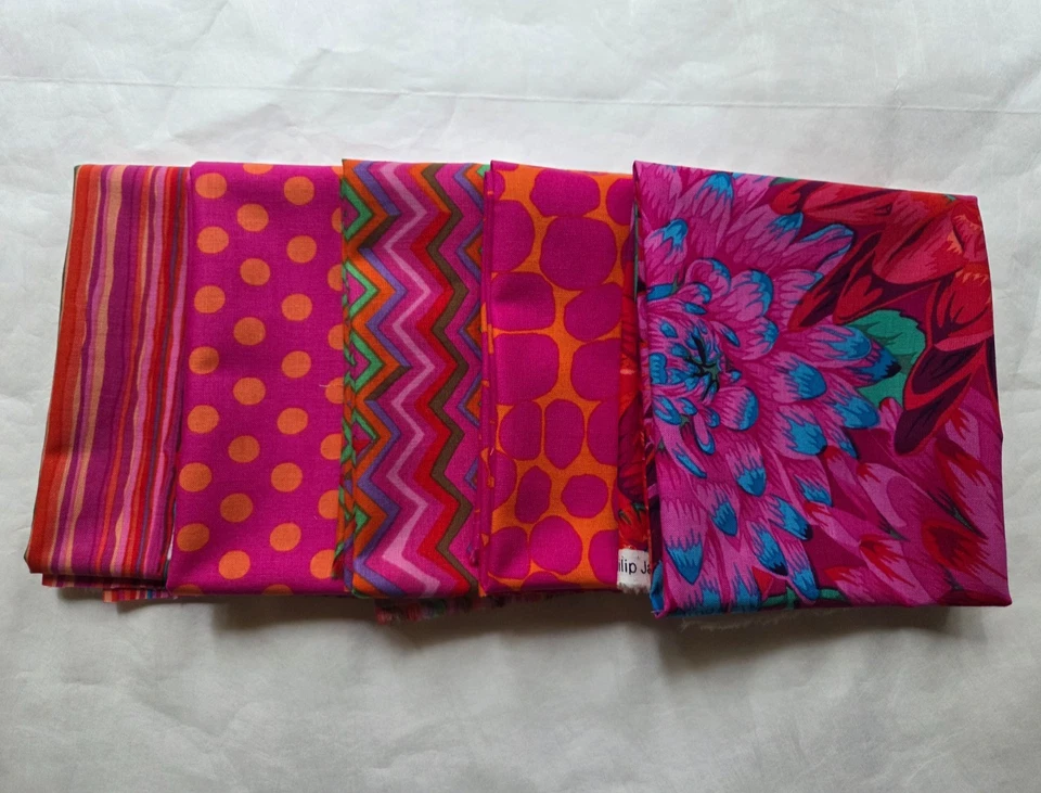 5 cuartos de grasa - Red Kaffe Fassett FQ 18 x 22 100 % algodón tela acolchada versión 7 Foto 4 de 4