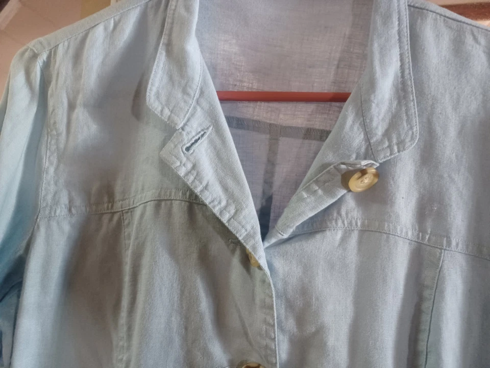 Camisa para mujer Cherokee 100 % lino abotonada grande azul claro Foto 4 de 4