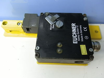 Euchner TZ2RE024RC18VAB  ID.NR:074655 Sicherheitsschalter Safety relais