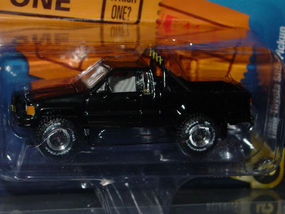 Camioneta todoterreno Johnny Lightning 1985 Toyota SR5 4x4 - negra brillante, sin usar, en paquete Foto 2 de 4