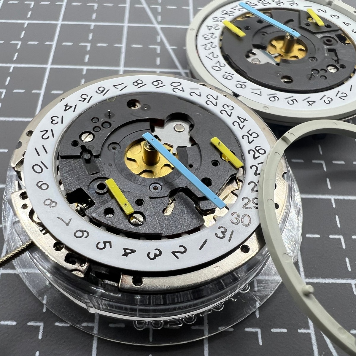 Original Swiss ISA 8162 Movement Date At 4 Quartz Movement ISA