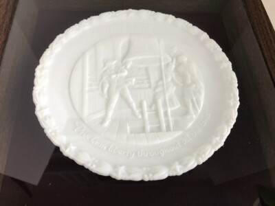 Handmade Fenton 1976 Proclaim Liberty White Milk Glass 8'' Plate Framed