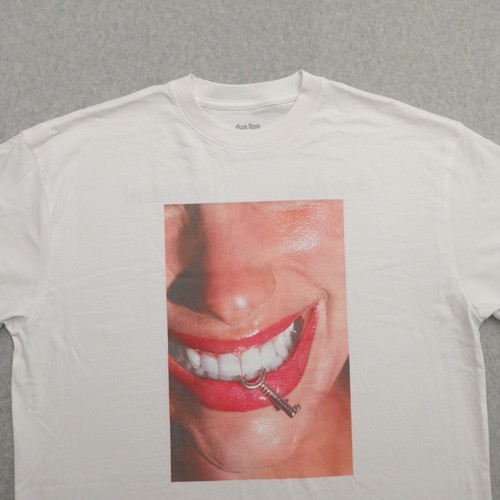 Camicia Dua Lipa Houdini Adulto Grande (23X28) Ascolto Promo Festa Esclusiva Bianca - Foto 6 di 14