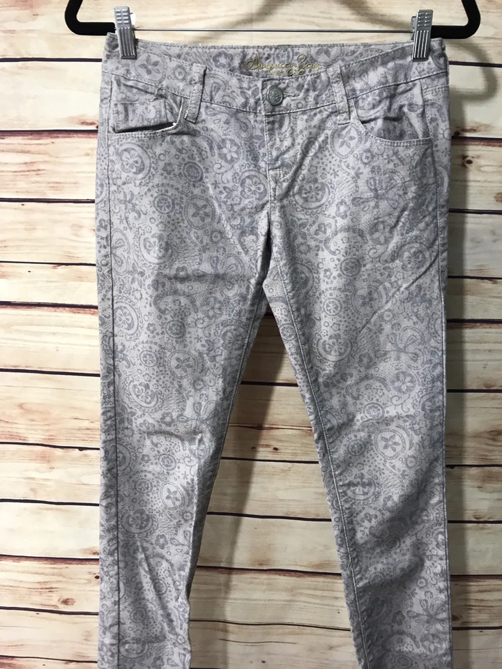 Legging American Rag Cie Talla 3R Gris Caqui Estampado Floral Ajustado Elastizado Informal Foto 2 de 4