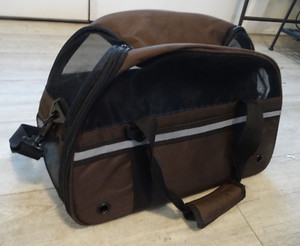 (MJS 4) Black & Brown Cat / Small Animal Carrier 7" x 16" x 10" high