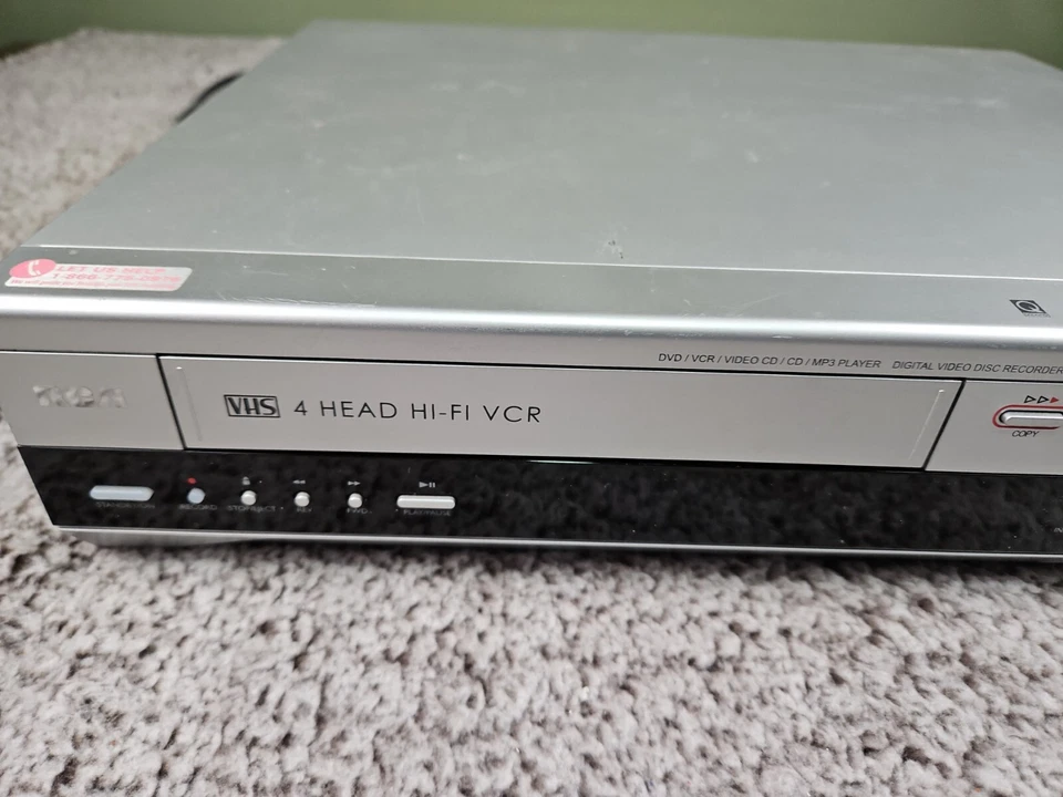 Grabadora de DVD RCA DRC-8312 VCR combo solo piezas. Ver descripción  Foto 3 de 4