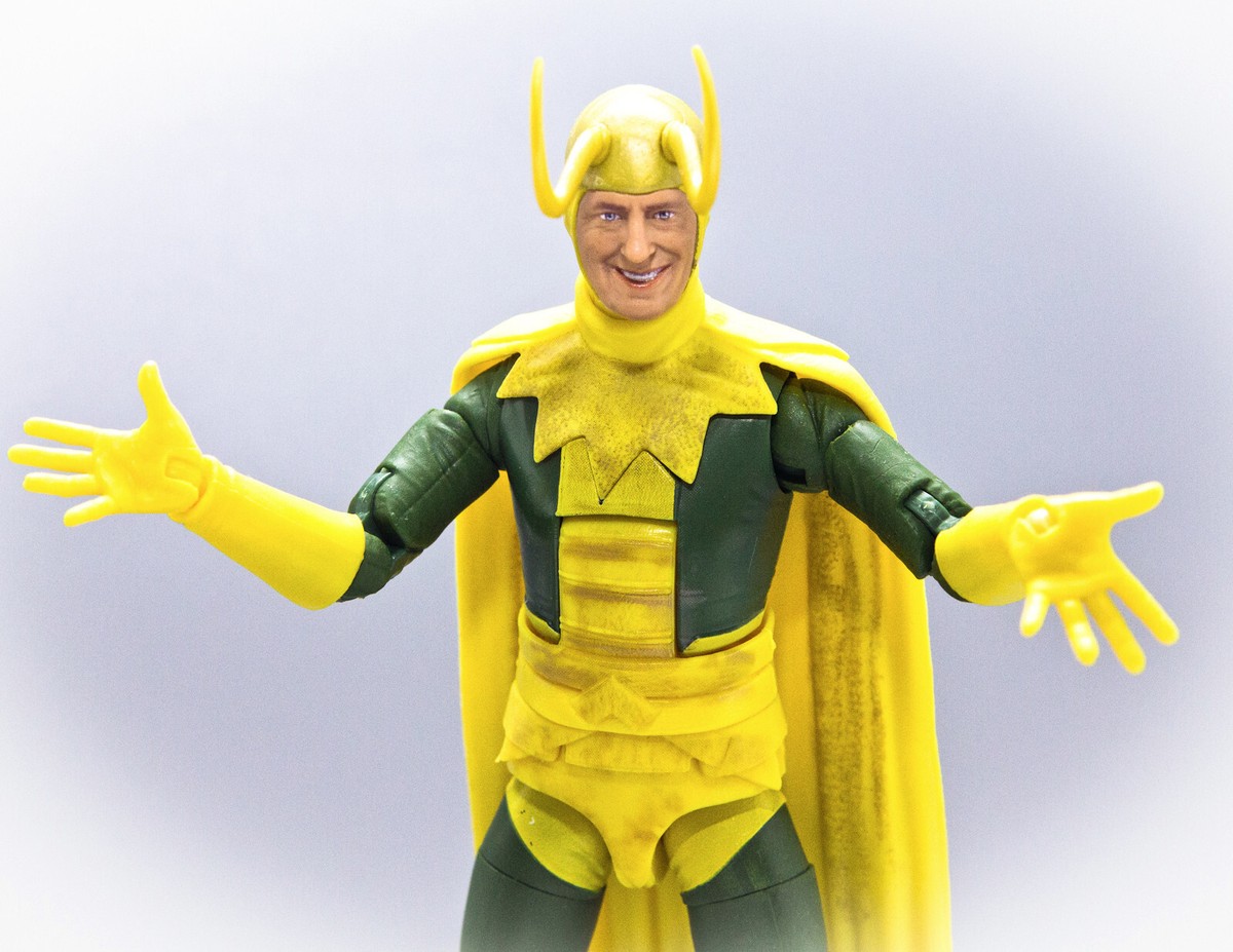 2022 Hasbro Marvel Legends CLASSIC LOKI 6