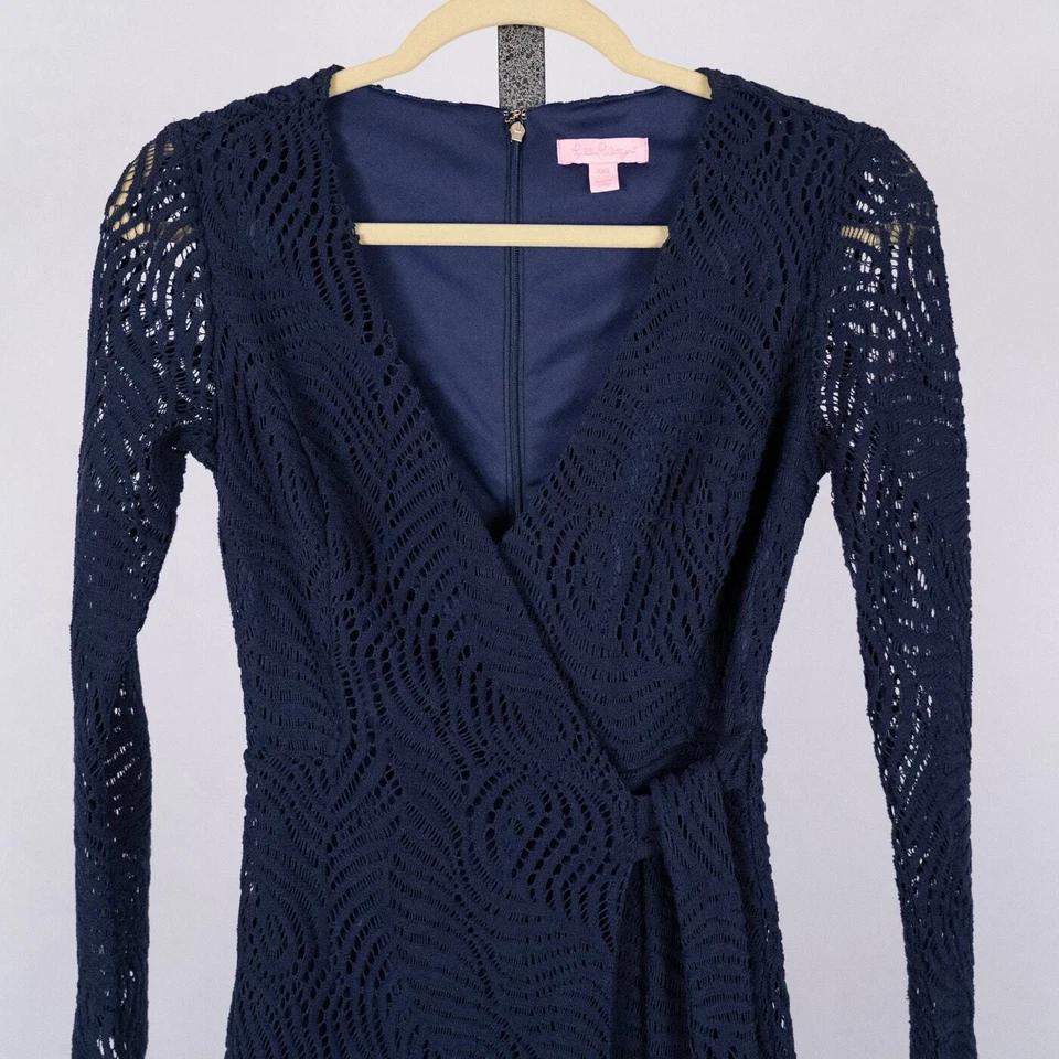 Lilly Pulitzer Tiki Wrap Style Romper Navy Blue Feather Bloom Lace Women's XXS - Image 2 of 4