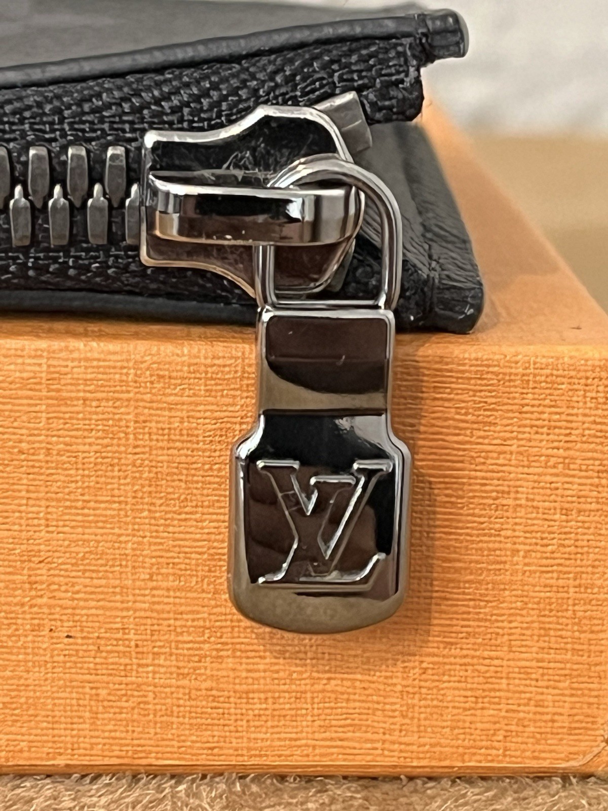 Authentic Louis Vuitton Monogram Eclipse Porte Mo… - image 10